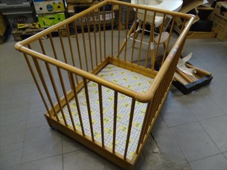 Puericulture Chaise Haute Childwood Avec Rehausse Parc Sur Roulettes Childwood A Aye Nord Pas De Calais Belgique Pays Bas Annonces Achat Vente Materiel Professionnel Neuf Et Occasion X Autres Lots Destockage