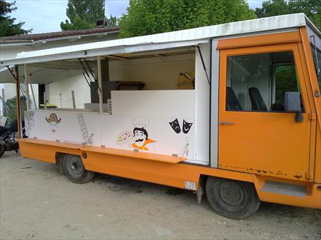 CAMION MAGASIN PIZZA SNACK: SOVAM 3.5T à 9500 € | 33420 : rauzan ...