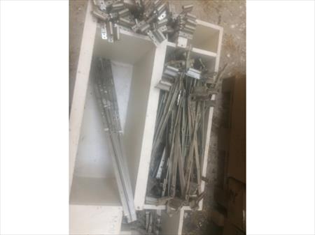 Vente de quincaillerie de portes et fenêtres - Portes et Fenêtres E